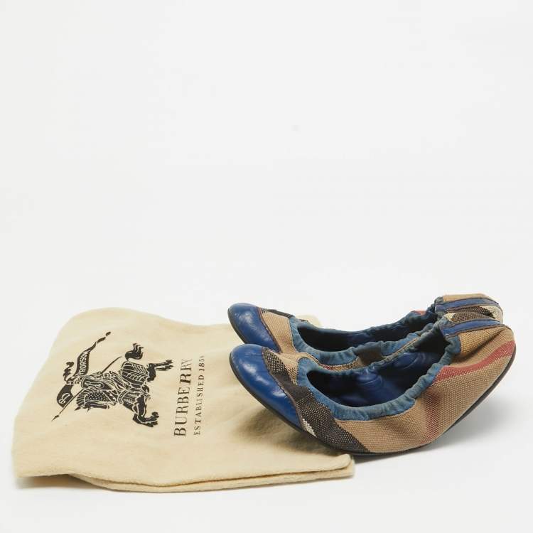 Pre Owned Burberry Blue/Beige Canvas and Leather Scrunch Ballet Flats Size 40