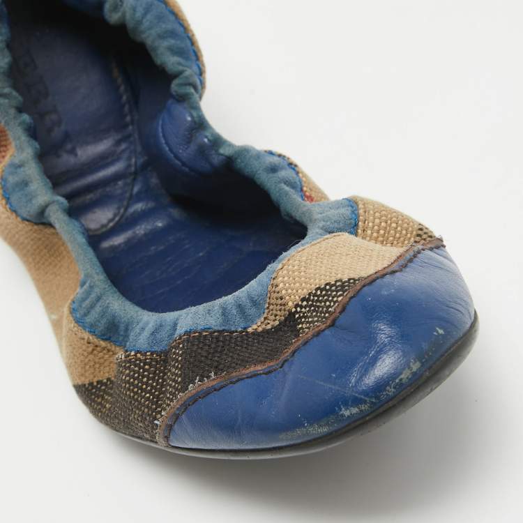 Pre Owned Burberry Blue/Beige Canvas and Leather Scrunch Ballet Flats Size 40