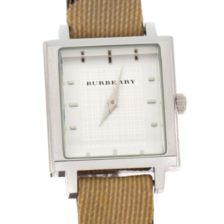 Pre Owned Burberry White Stainless Steel Nova Check BU2016 Women's Wristwatch 26 MM