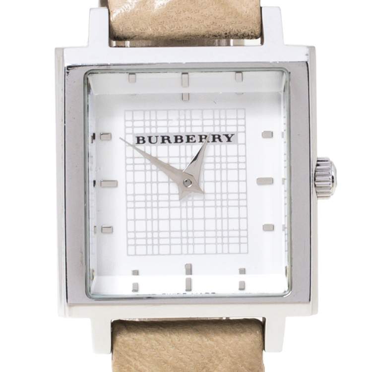 Pre Owned Burberry Silver Stainless Steel Leather Nova Check BU2016 Women's Wristwatch 24 mm