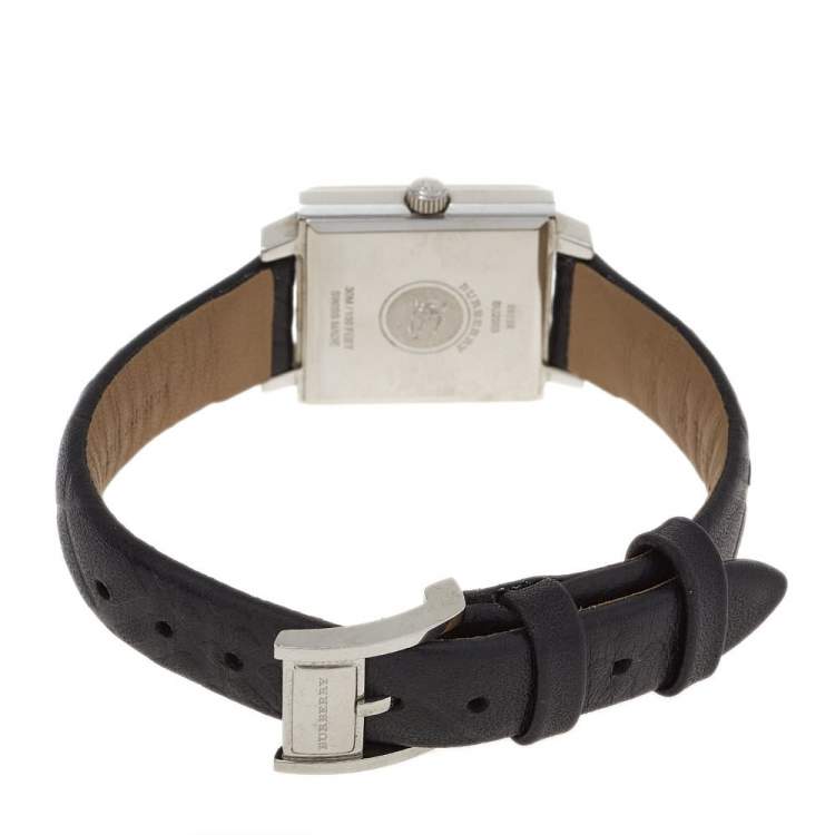 Pre Owned Burberry Silver Stainless Steel and Leather Nova Check BU2003 Women's Wristwatch 24 mm