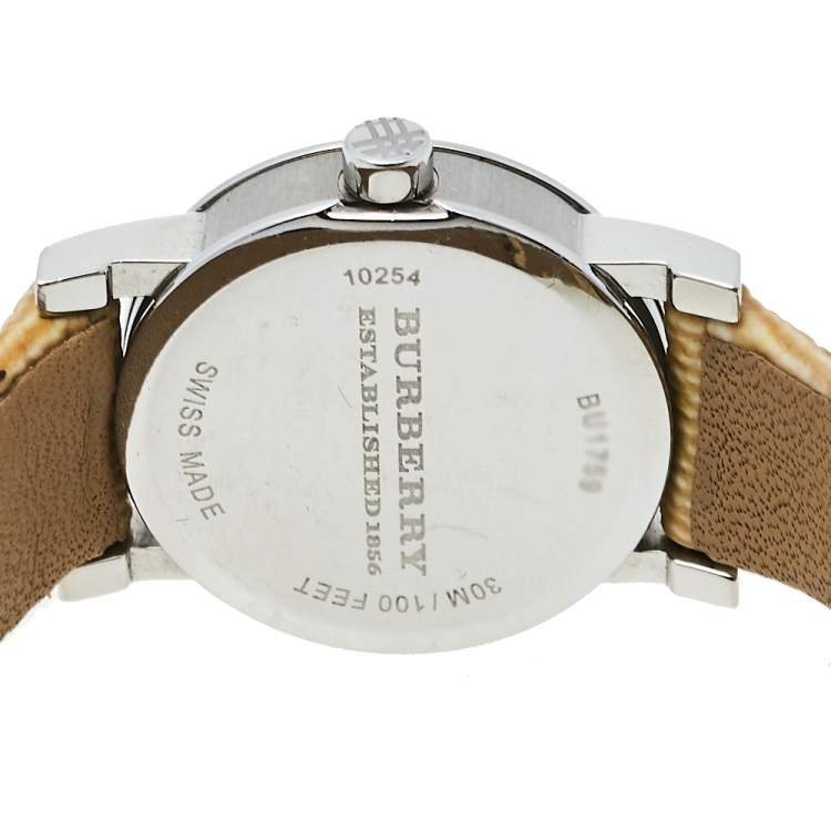 Pre Owned Burberry White Stainless Steel Canvas & Leather Nova Check BU1759 Women's Wristwatch 22 mm