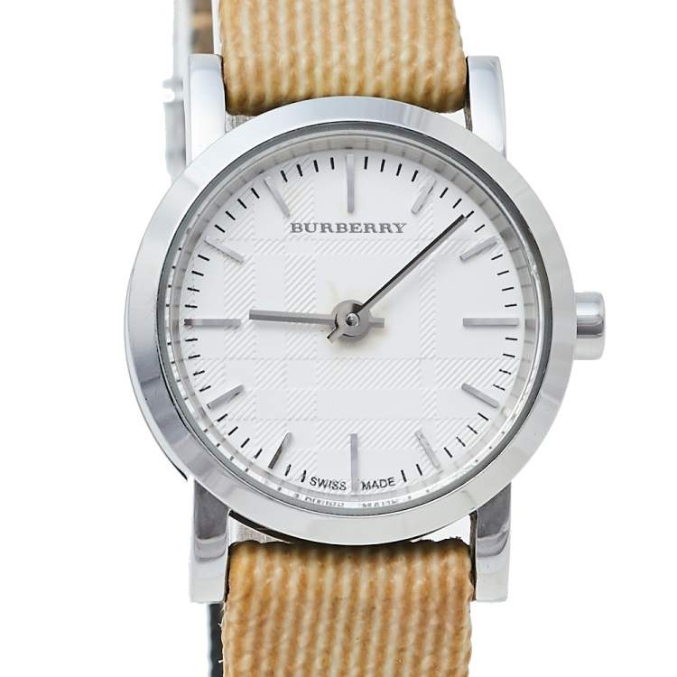 Pre Owned Burberry White Stainless Steel Canvas & Leather Nova Check BU1759 Women's Wristwatch 22 mm