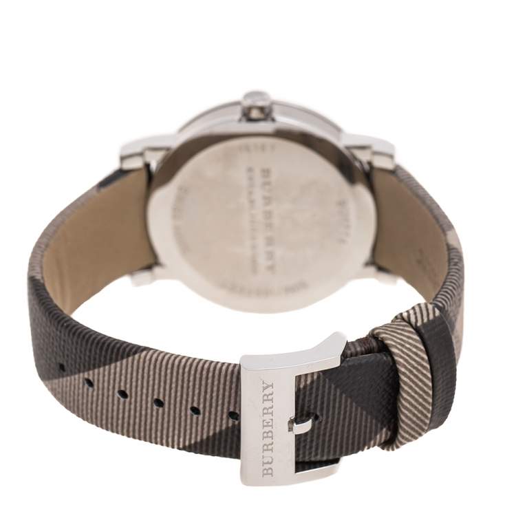 Pre Owned Burberry Grey Stainless Steel Check Leather Heritage BU1774 Unisex Wristwatch 38 mm