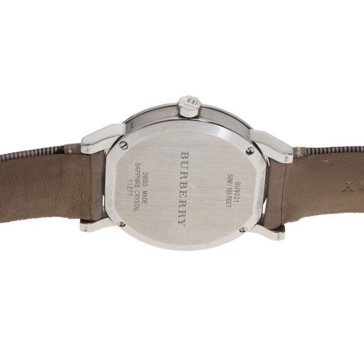 Pre Owned Burberry Cream Stainless Steel Heymarket Women's Wristwatch 38MM