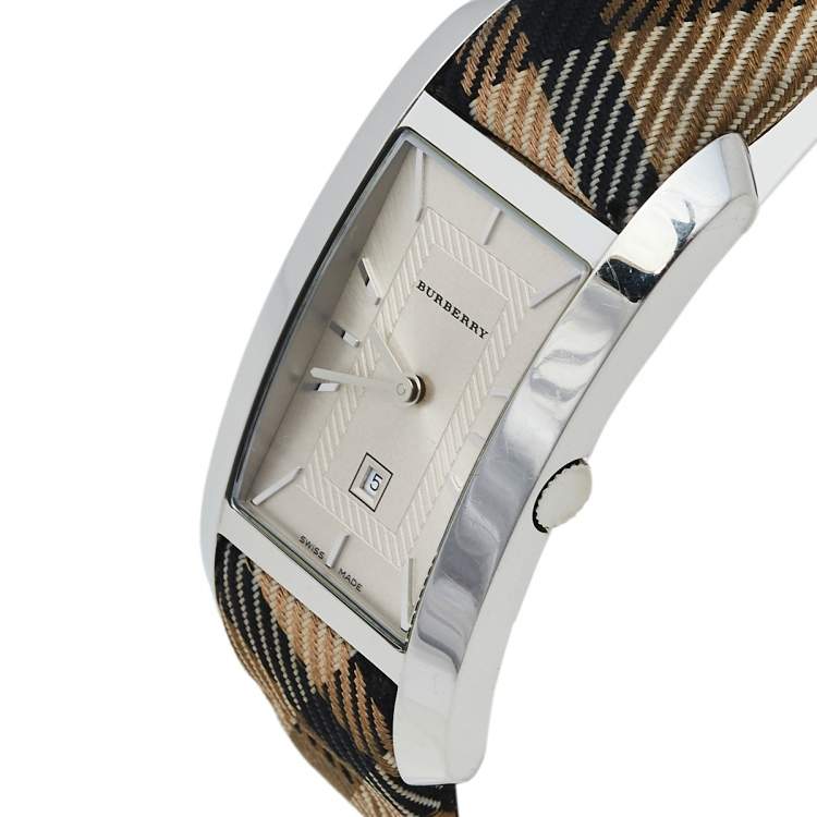 Pre Owned Burberry Silver Stainless Steel Nova Check Heritage BU1050 Women's Wristwatch 25 mm