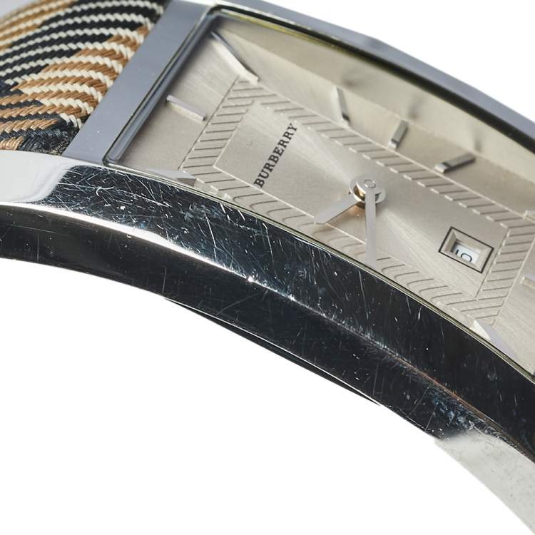 Pre Owned Burberry Silver Stainless Steel Nova Check Heritage BU1050 Women's Wristwatch 25 mm