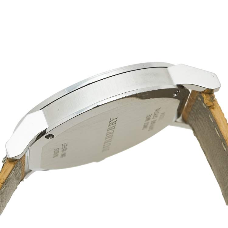 Pre Owned Burberry Silver Stainless Steel Leather Heritage BU9025 Women's Wristwatch 38 mm