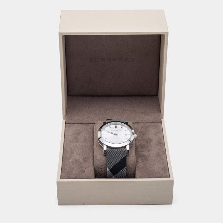 Pre Owned Burberry Silver Stainless Steel Heritage Nova Check BU1378 Women's Wristwatch 38 mm