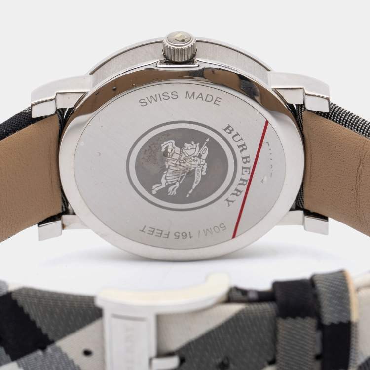 Pre Owned Burberry Silver Stainless Steel Heritage Nova Check BU1378 Women's Wristwatch 38 mm