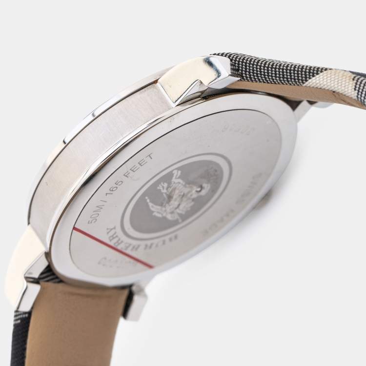 Pre Owned Burberry Silver Stainless Steel Heritage Nova Check BU1378 Women's Wristwatch 38 mm