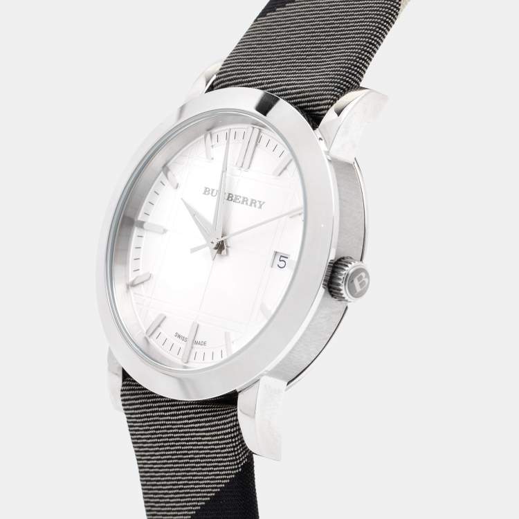 Pre Owned Burberry Silver Stainless Steel Heritage Nova Check BU1378 Women's Wristwatch 38 mm