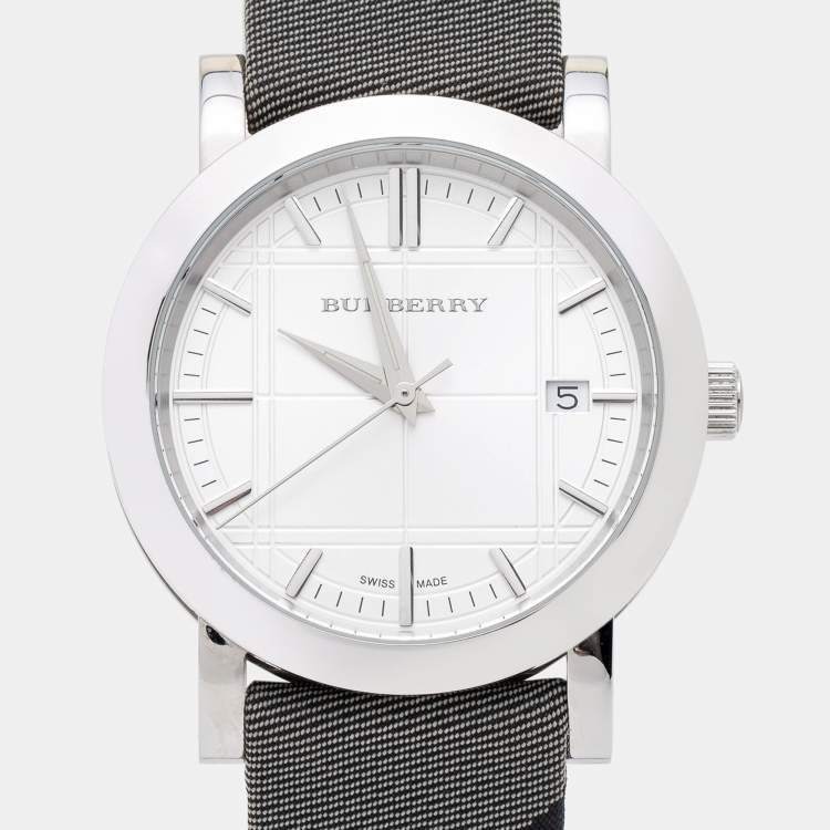 Pre Owned Burberry Silver Stainless Steel Heritage Nova Check BU1378 Women's Wristwatch 38 mm