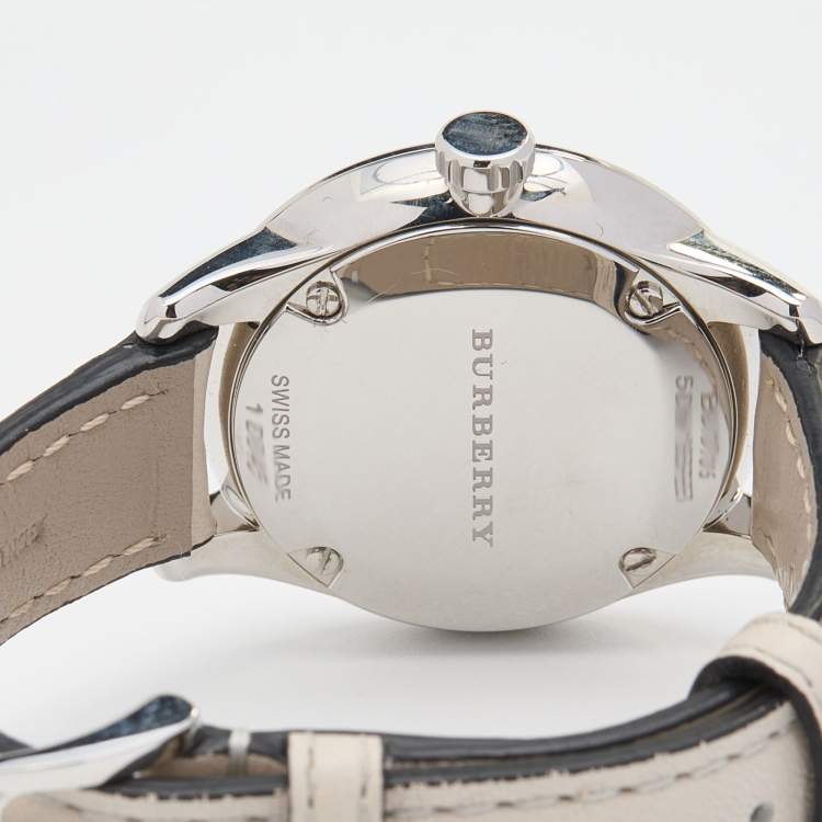 Pre Owned Burberry Champagne Stainless Steel Leather Classic BU10105 Women's Wristwatch 32 mm 