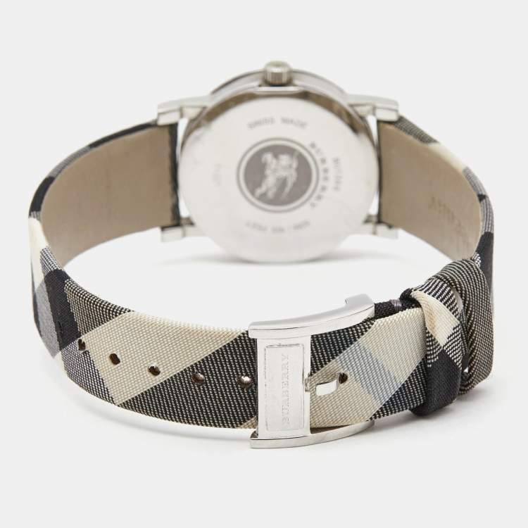 Pre Owned Burberry Silver Stainless Steel Canvas BU1386 Women's Wristwatch 28 mm 