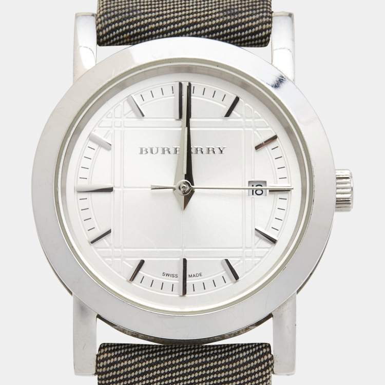 Pre Owned Burberry Silver Stainless Steel Canvas BU1386 Women's Wristwatch 28 mm 