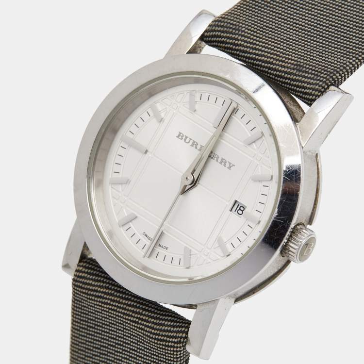 Pre Owned Burberry Silver Stainless Steel Canvas BU1386 Women's Wristwatch 28 mm 