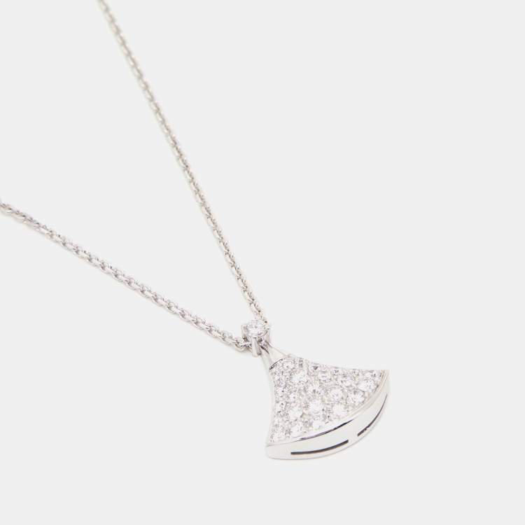Pre Owned Bvlgari Divas' Dream Diamond 18k White Gold Pendant Necklace
