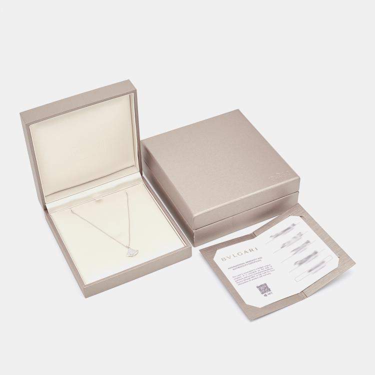 Pre Owned Bvlgari Divas' Dream Diamond 18k White Gold Pendant Necklace