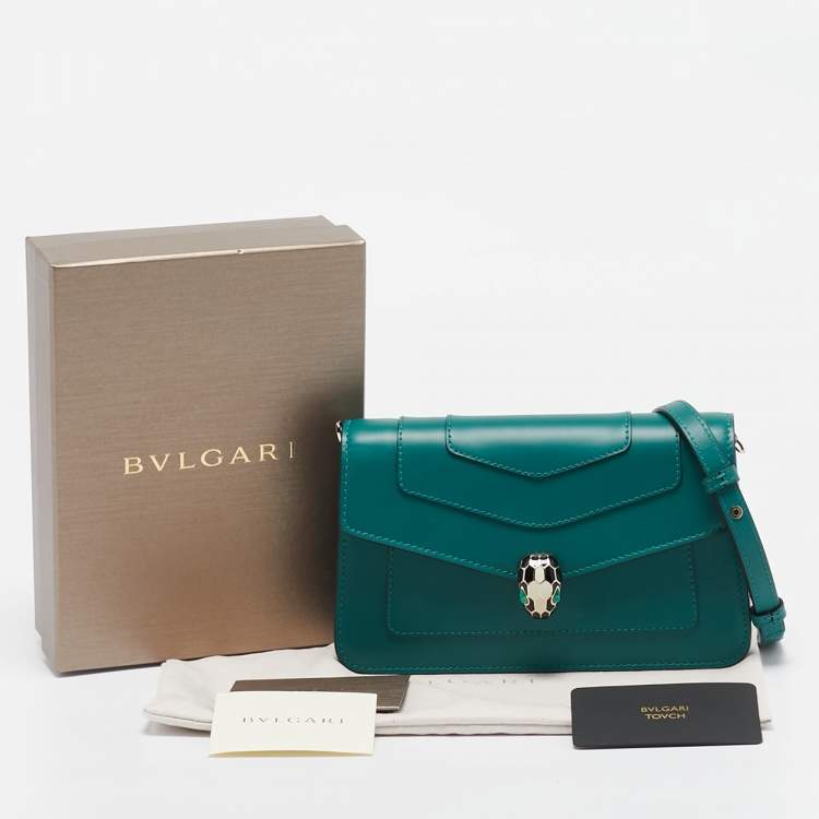 Pre Owned Bvlgari Green Leather Serpenti Forever Wallet On Chain
