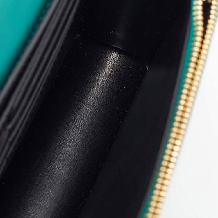Pre Owned Bvlgari Green Leather Serpenti Forever Wallet On Chain