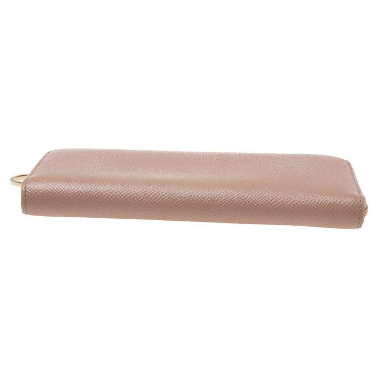 Pre Owned Bvlgari Beige Leather Zip Continental Wallet