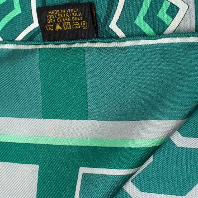 مملوكة مسبقًا Bvlgari Green Arabic Calligraphy Print Silk Square Scarf