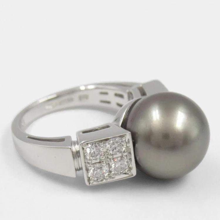 Pre Owned Bvlgari Pearl and Diamond 18k White Gold Ring EU 48