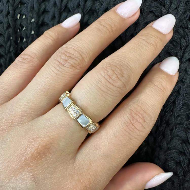 Pre Owned Bvlgari Serpenti Viper Diamond & Mother Of Pearl Band Ring 18K Rose Gold EU 50