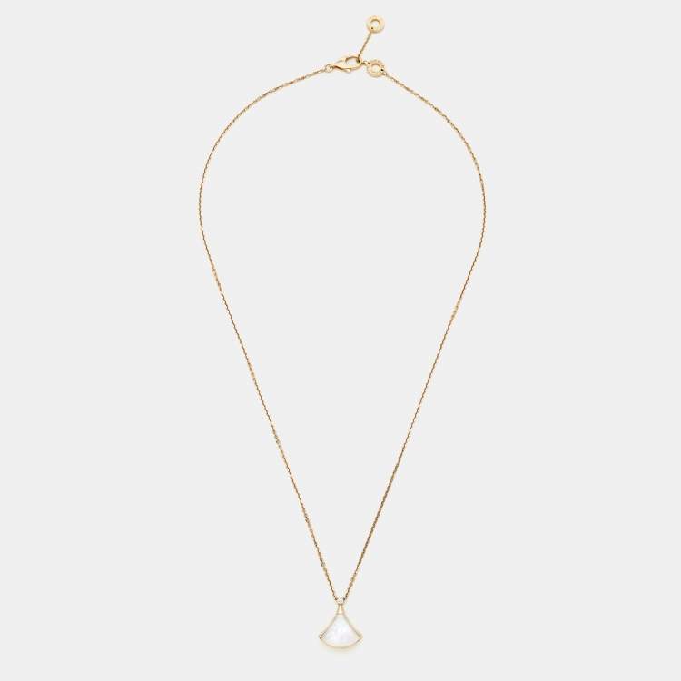Pre Owned Bvlgari Divas' Dream Mother of Pearl Diamond 18k Rose Gold Necklace