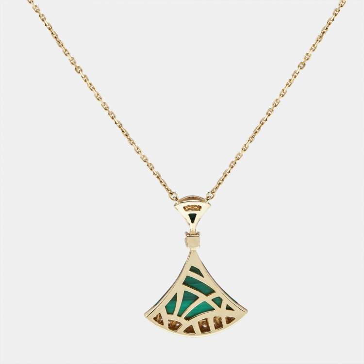 Pre Owned Bvlgari Divas' Dream Malachite Diamond 18K Yellow Gold Pendant Necklace