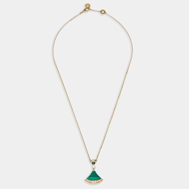 Pre Owned Bvlgari Divas' Dream Malachite Diamond 18K Yellow Gold Pendant Necklace