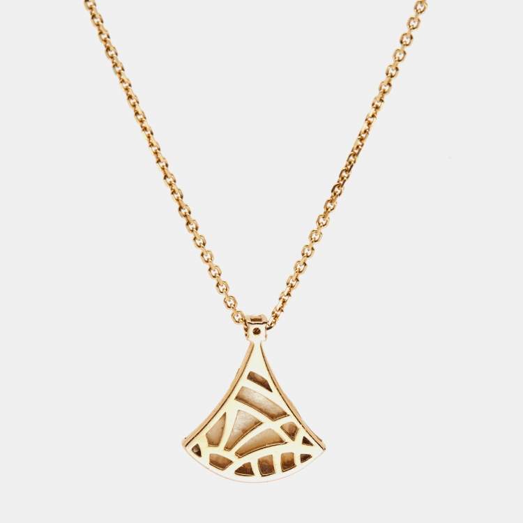 Pre Owned Bvlgari Divas' Dream Mother of Pearl Diamond 18k Yellow Gold Necklace