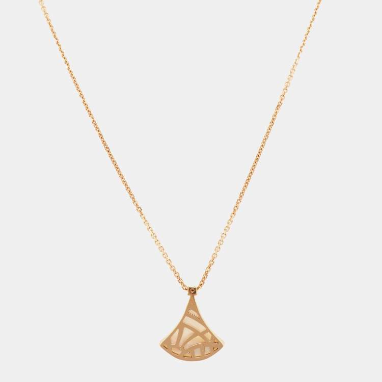 Pre Owned Bvlgari Divas' Dream Diamond Mother of Pearl 18K Rose Gold Pendant Necklace