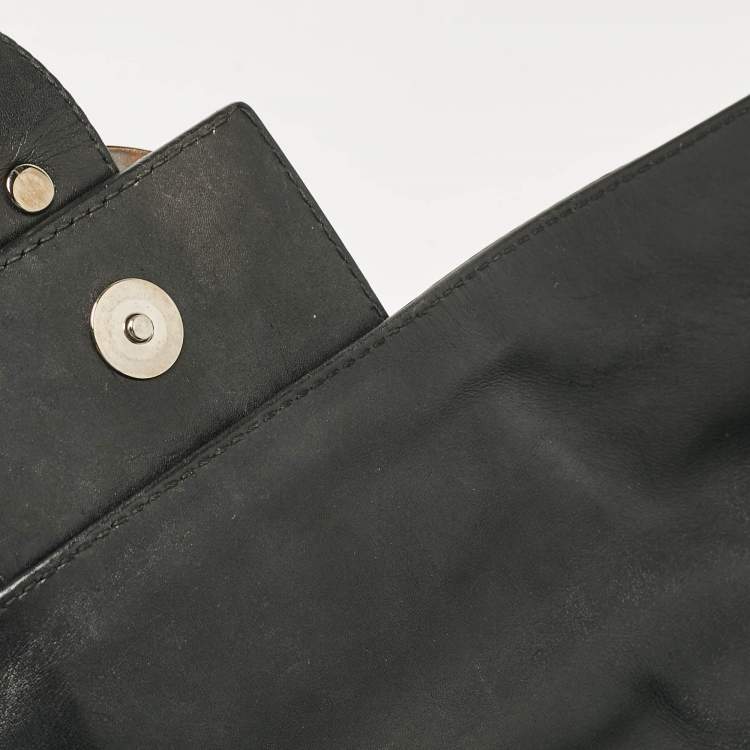Pre Owned Bvlgari Black Patent Leather Chandra Flap Crossbody Bag