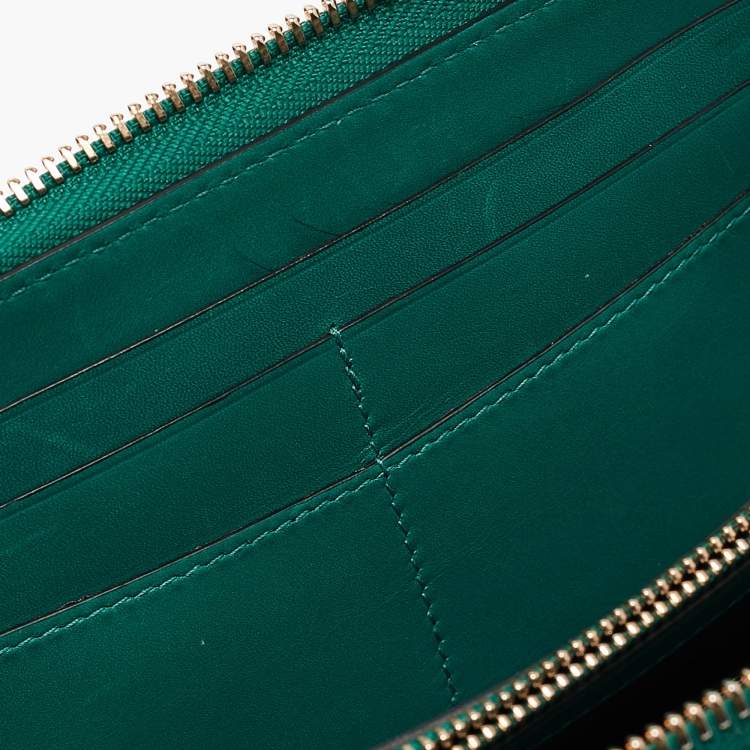 Pre Owned Bvlgari Green Leather Serpenti Forever Zip Around Wallet 
