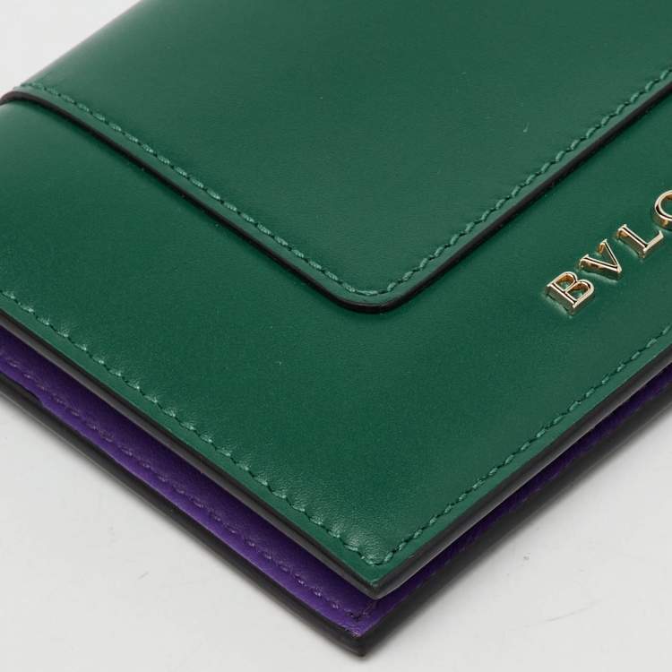 Pre Owned Bvlgari Green Leather Serpenti Forever Bifold Card Holder