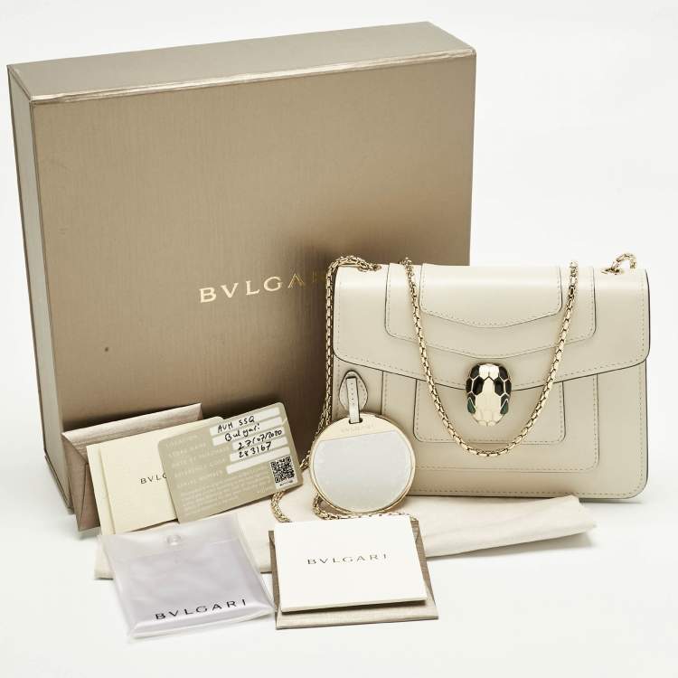 مملوكة مسبقًا Bvlgari Off White Leather Small Serpenti Forever Crossbody Bag