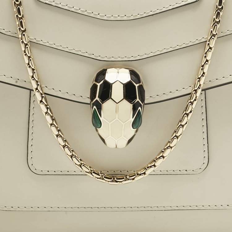 مملوكة مسبقًا Bvlgari Off White Leather Small Serpenti Forever Crossbody Bag