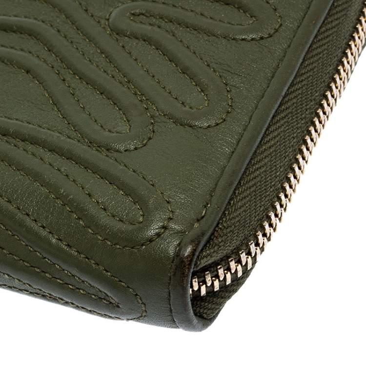 Pre Owned Bvlgari Green Leather Zip Around Wallet