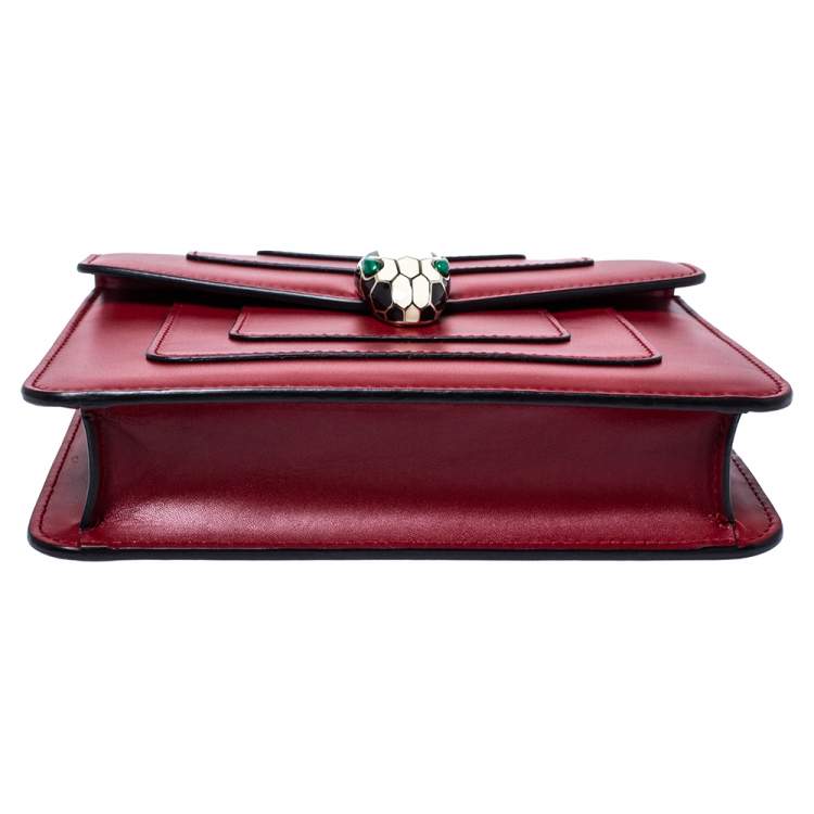 مملوكة مسبقًا Bvlgari Red Leather Small Serpenti Forever Shoulder Bag