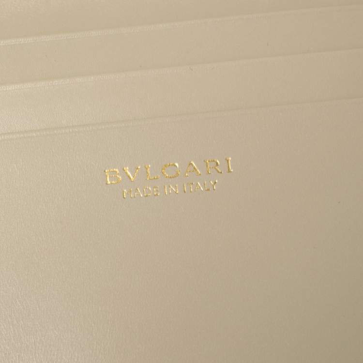 Pre Owned Bvlgari Cream Leather Serpenti Forever Wallet