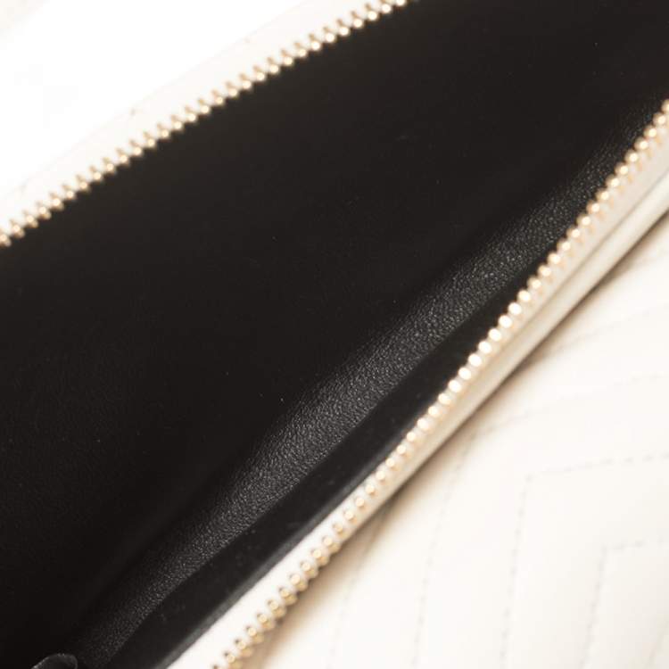 Pre Owned Bvlgari White Quilted Leather Serpenti Forever Belt Bag