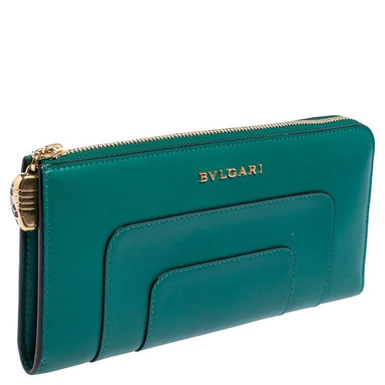 Pre Owned Bvlgari Green Leather Serpenti Forever Wallet