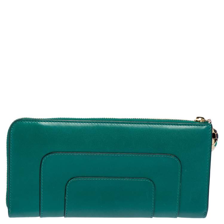 Pre Owned Bvlgari Green Leather Serpenti Forever Wallet