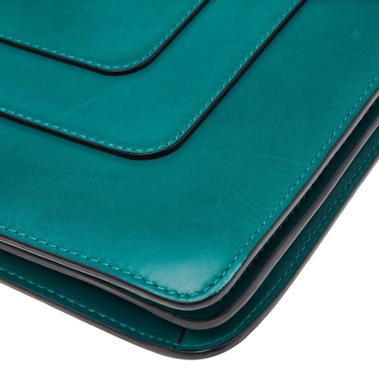 مملوكة مسبقًا Bvlgari Green Leather Large Serpenti Forever Shoulder Bag