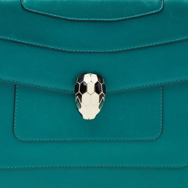 مملوكة مسبقًا Bvlgari Green Leather Large Serpenti Forever Shoulder Bag