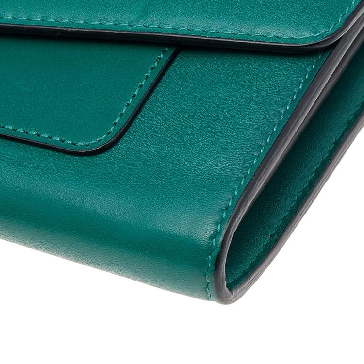 Pre Owned Bvlgari Green Leather Serpenti Forever Continental Wallet