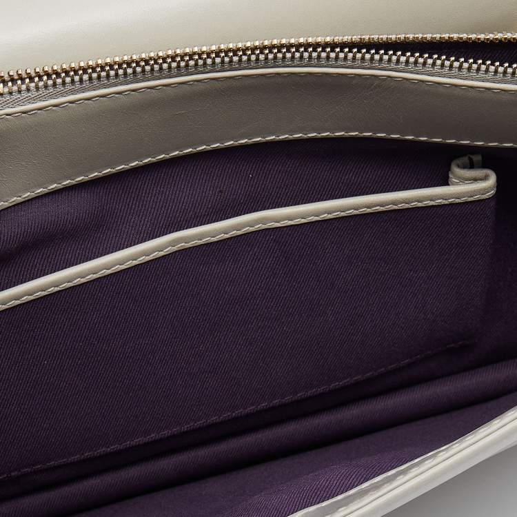 Pre Owned Bvlgari Off-White Leather Medium Serpenti Forever Shoulder Bag