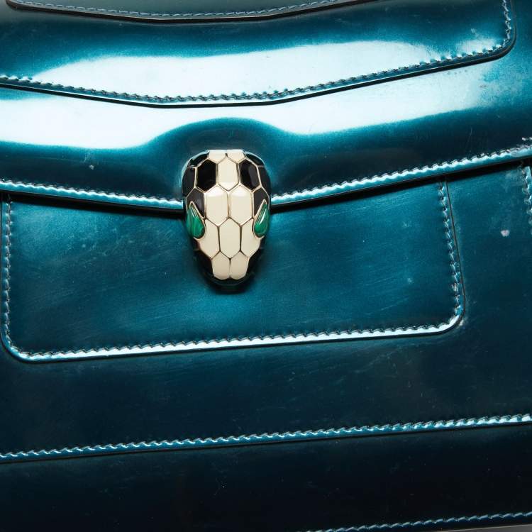 مملوكة مسبقًا Bvlgari Green Patent Leather Medium Serpenti Forever Flap Shoulder Bag